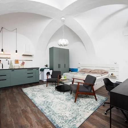 Cute In The Heart Of Old Town Апартаменти *