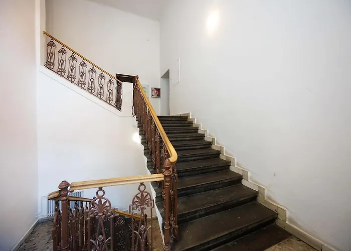 Cute In The Heart Of Old Town