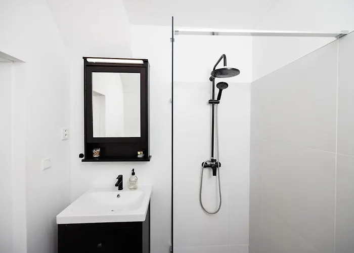 Cute In The Heart Of Old Town *